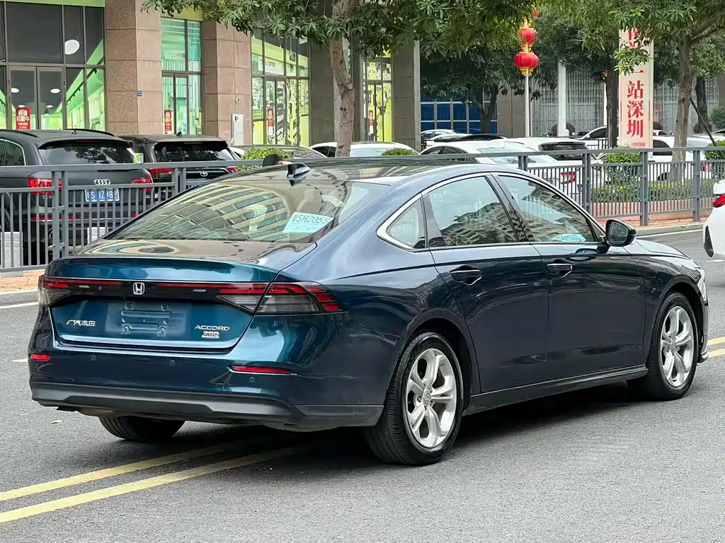 Honda Accord — фото 9