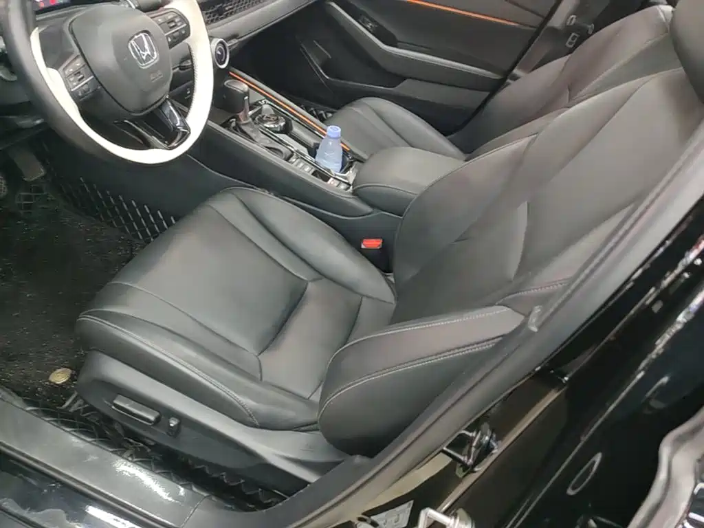 Honda Accord — фото 15