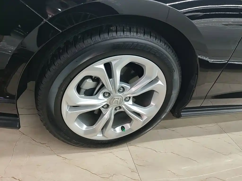 Honda Accord — фото 23