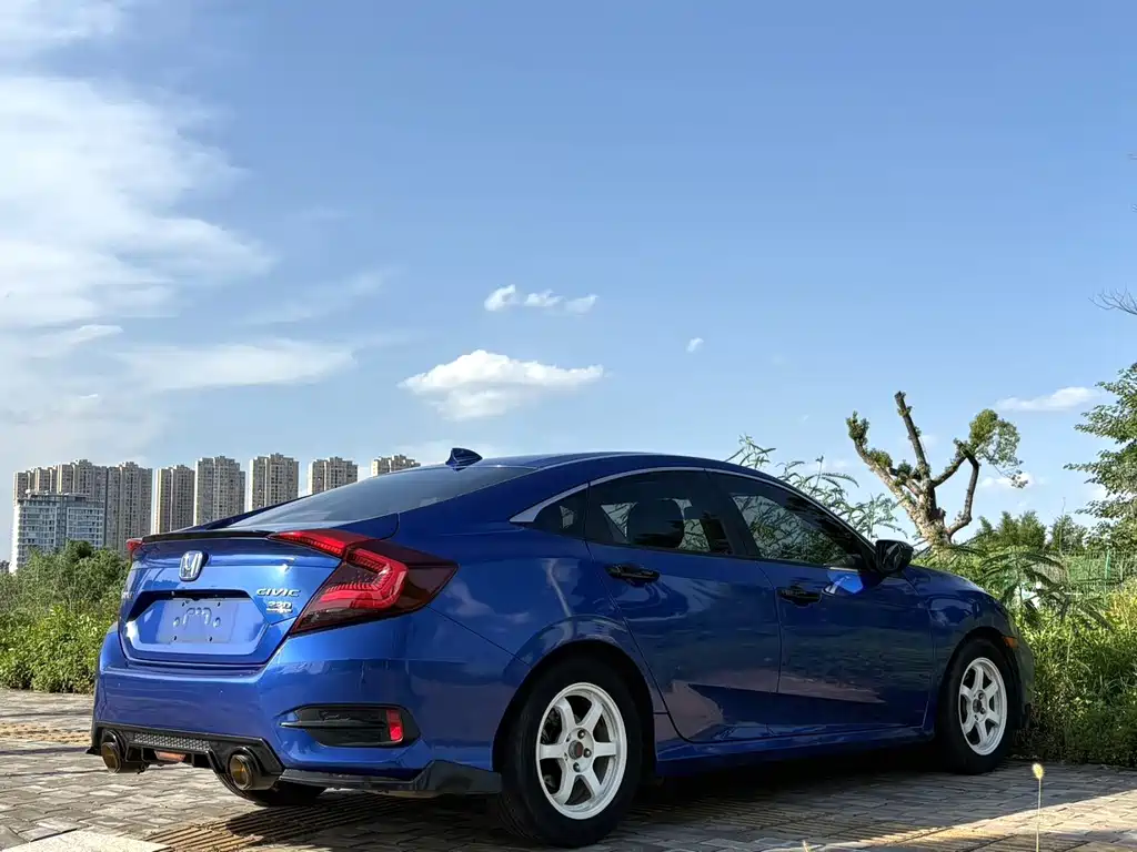 Honda Civic — фото 4