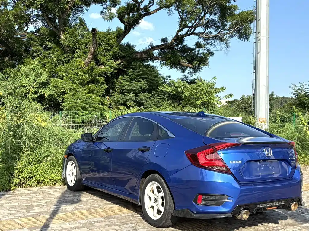 Honda Civic — фото 6