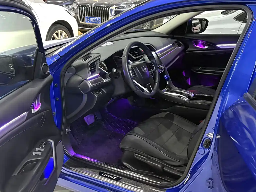 Honda Civic — фото 10