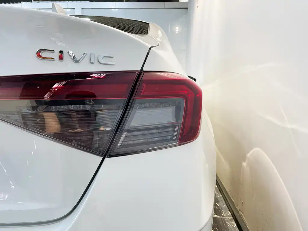 Honda Civic — фото 8