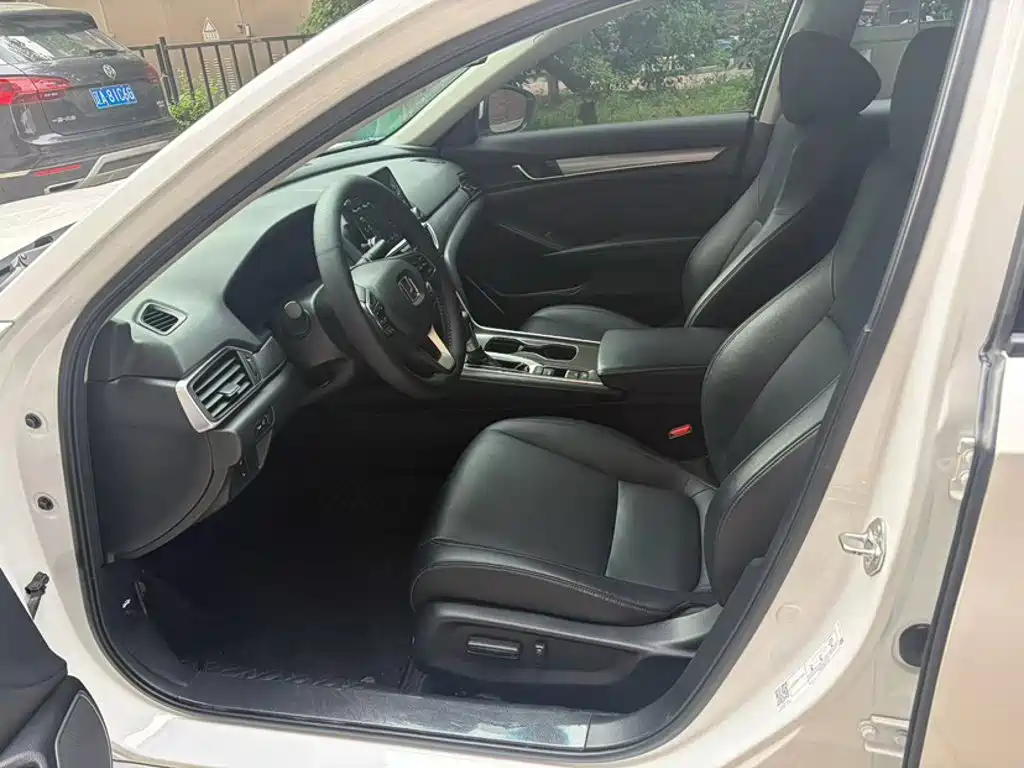 Honda Accord — фото 14