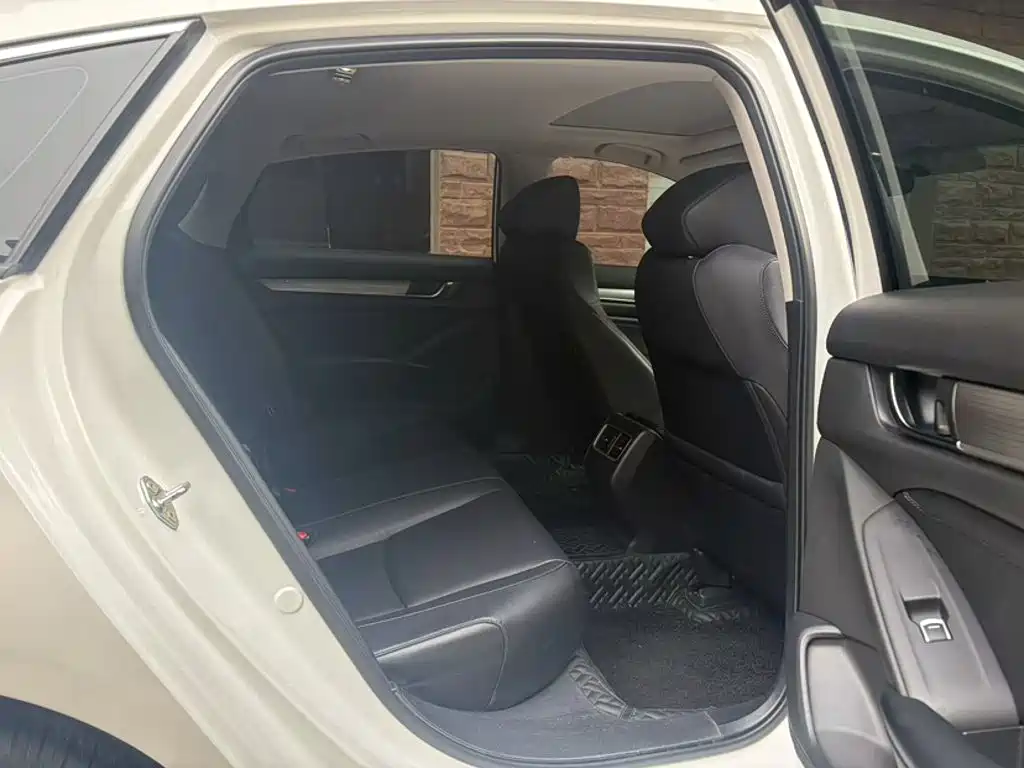 Honda Accord — фото 15