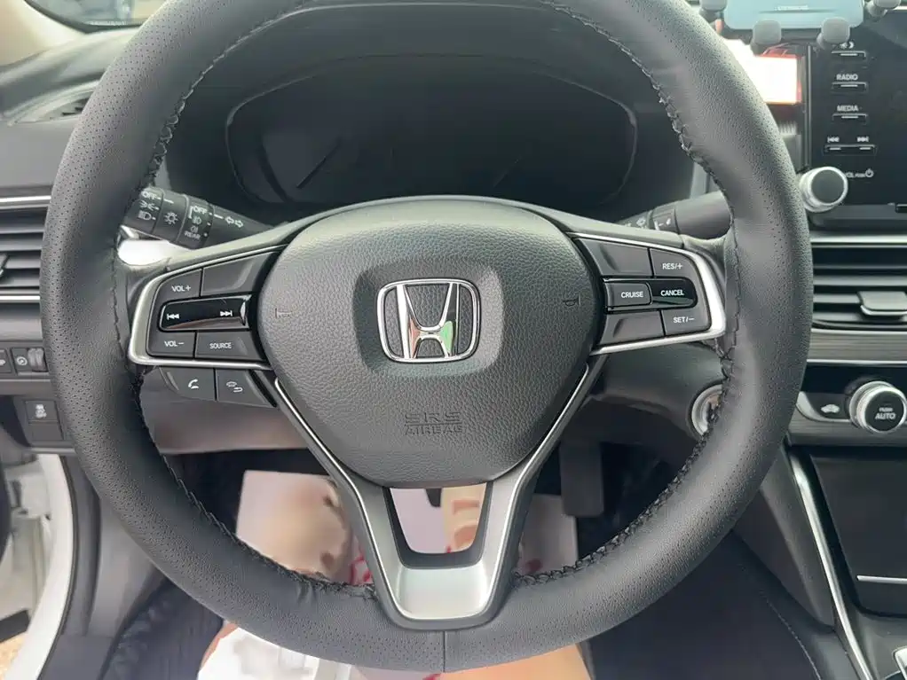 Honda Accord — фото 6