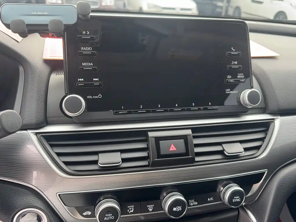 Honda Accord — фото 7