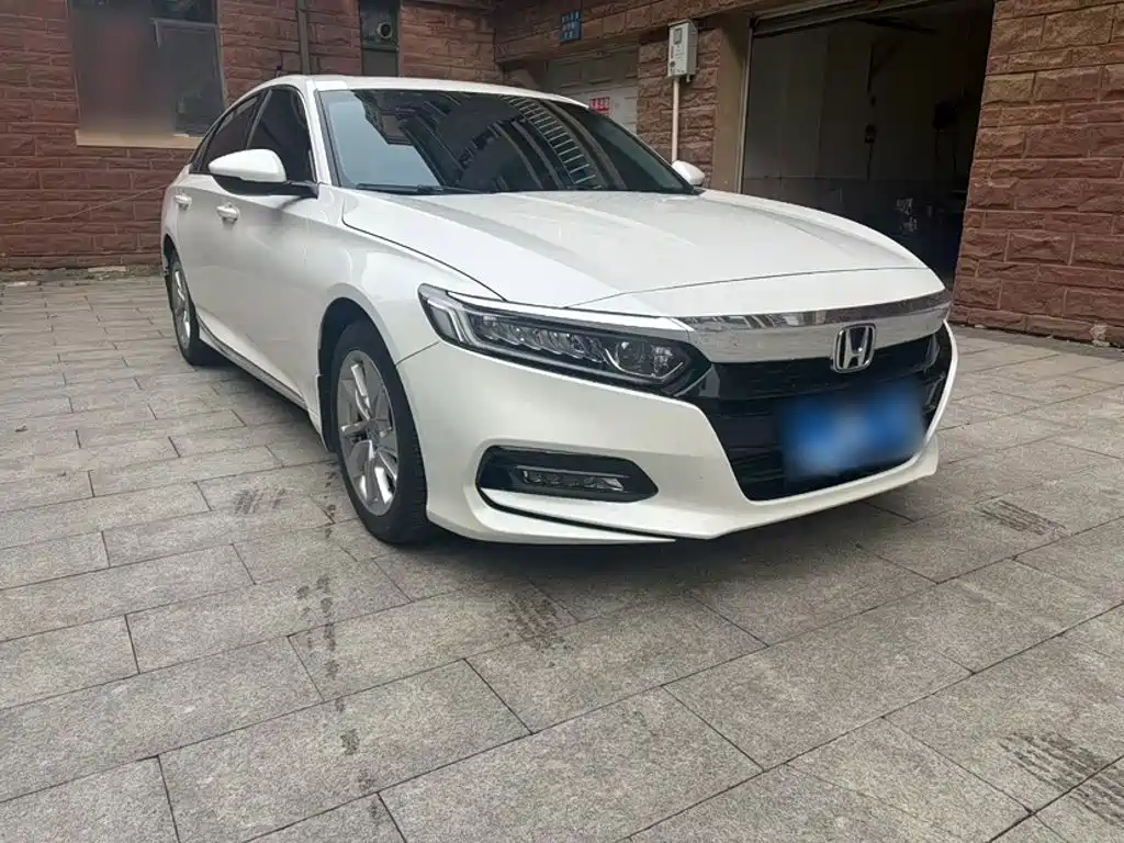Honda Accord — фото 9