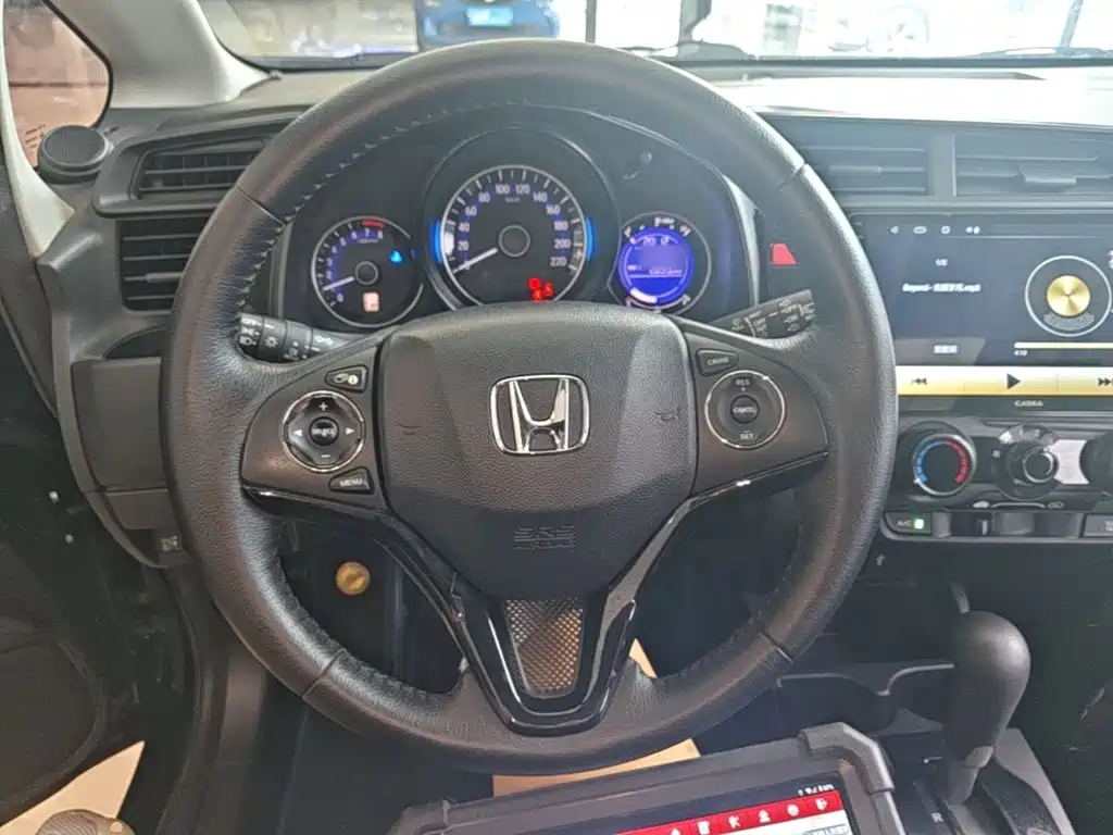 Honda Fit — фото 11