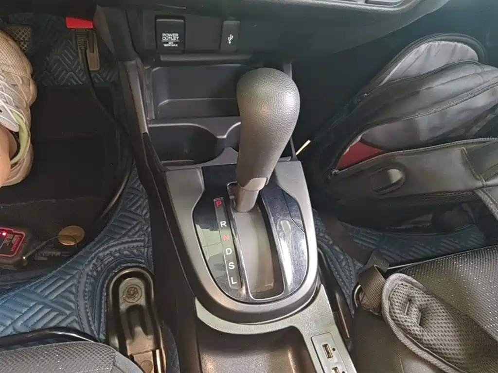 Honda Fit — фото 14