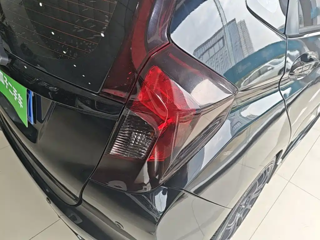 Honda Fit — фото 8