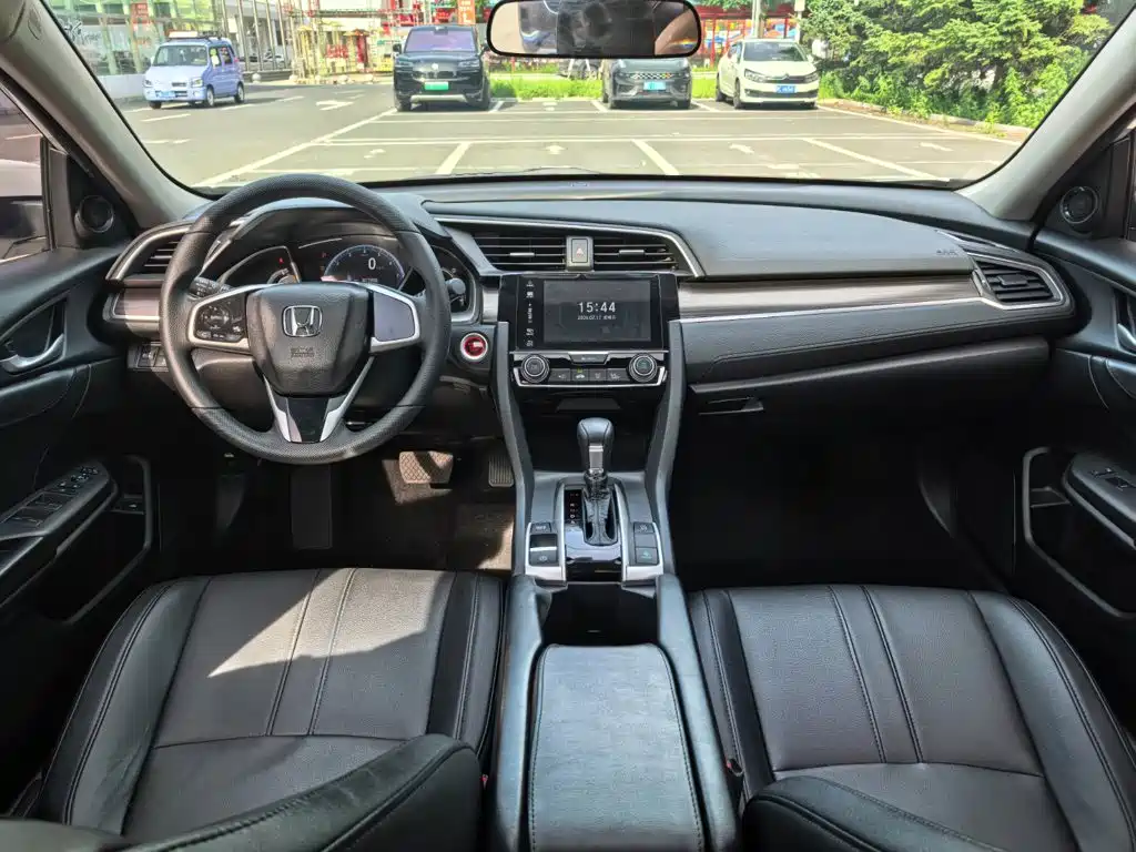 Honda Civic — фото 11