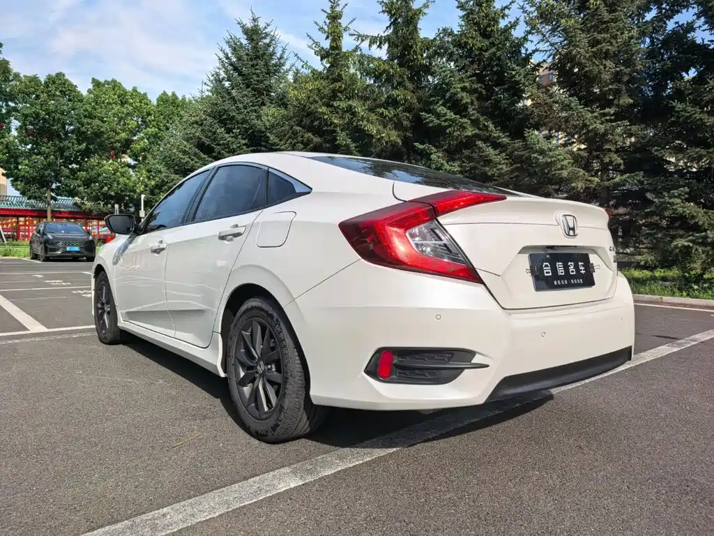 Honda Civic — фото 4