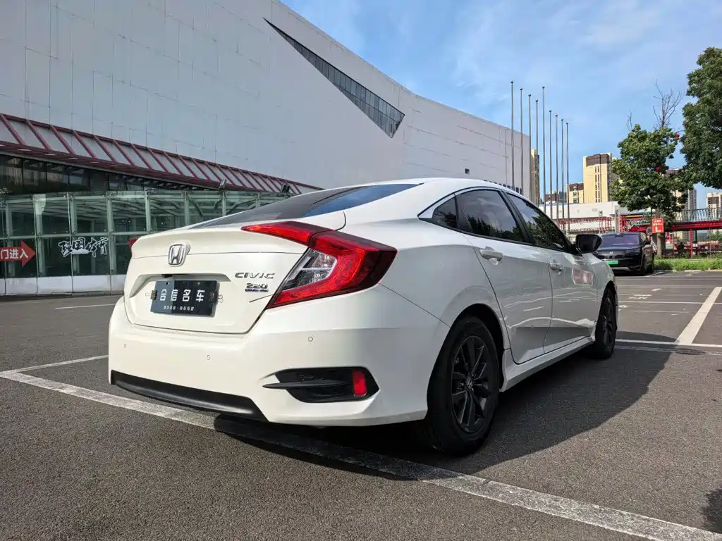 Honda Civic — фото 6