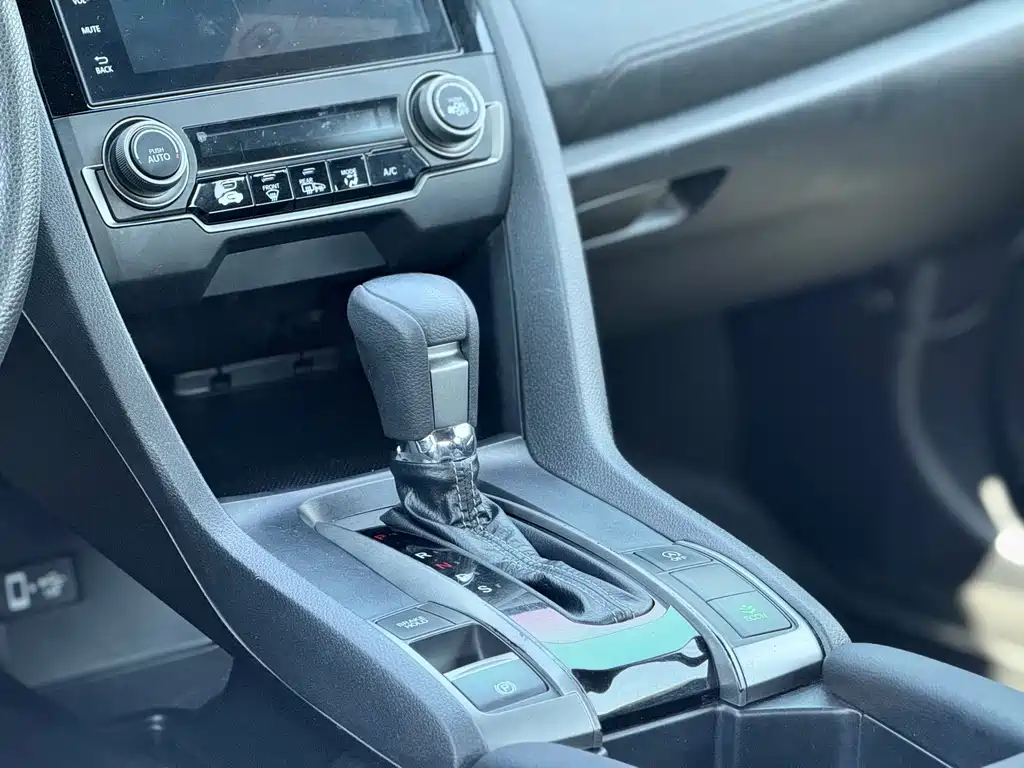 Honda Civic — фото 13