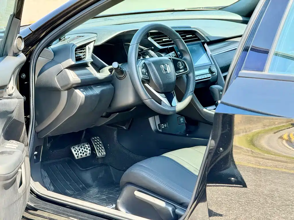 Honda Civic — фото 10
