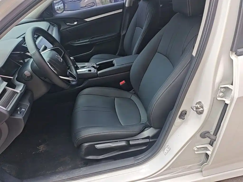 Honda Civic — фото 15