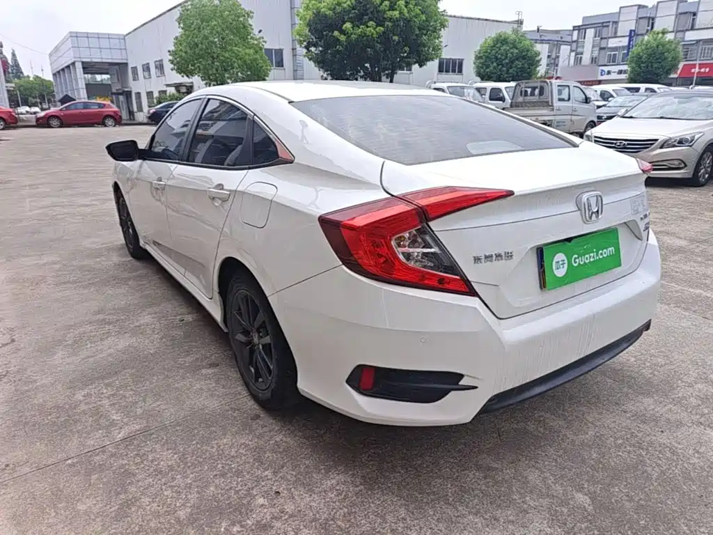 Honda Civic — фото 5