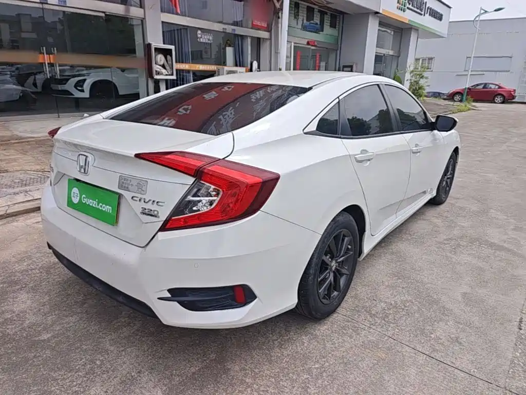 Honda Civic — фото 7
