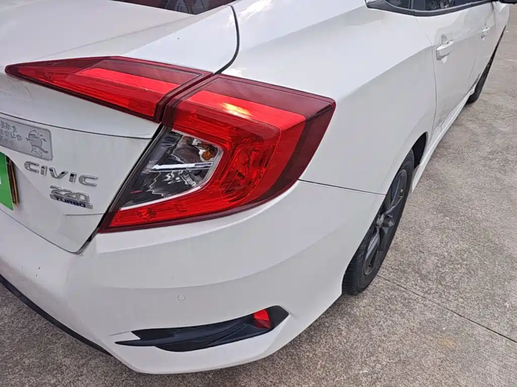 Honda Civic — фото 8