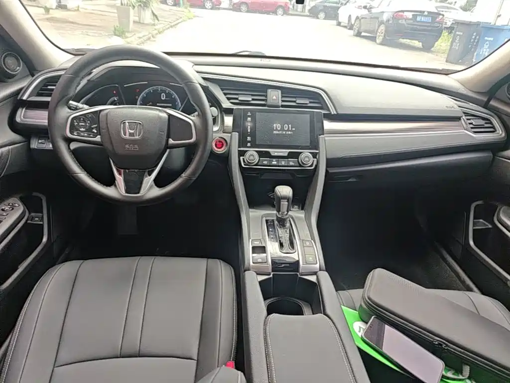 Honda Civic — фото 10