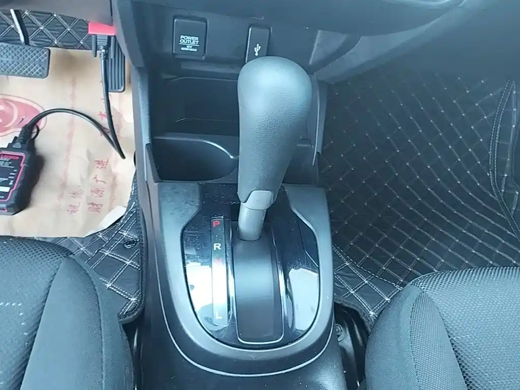 Honda Fit — фото 14