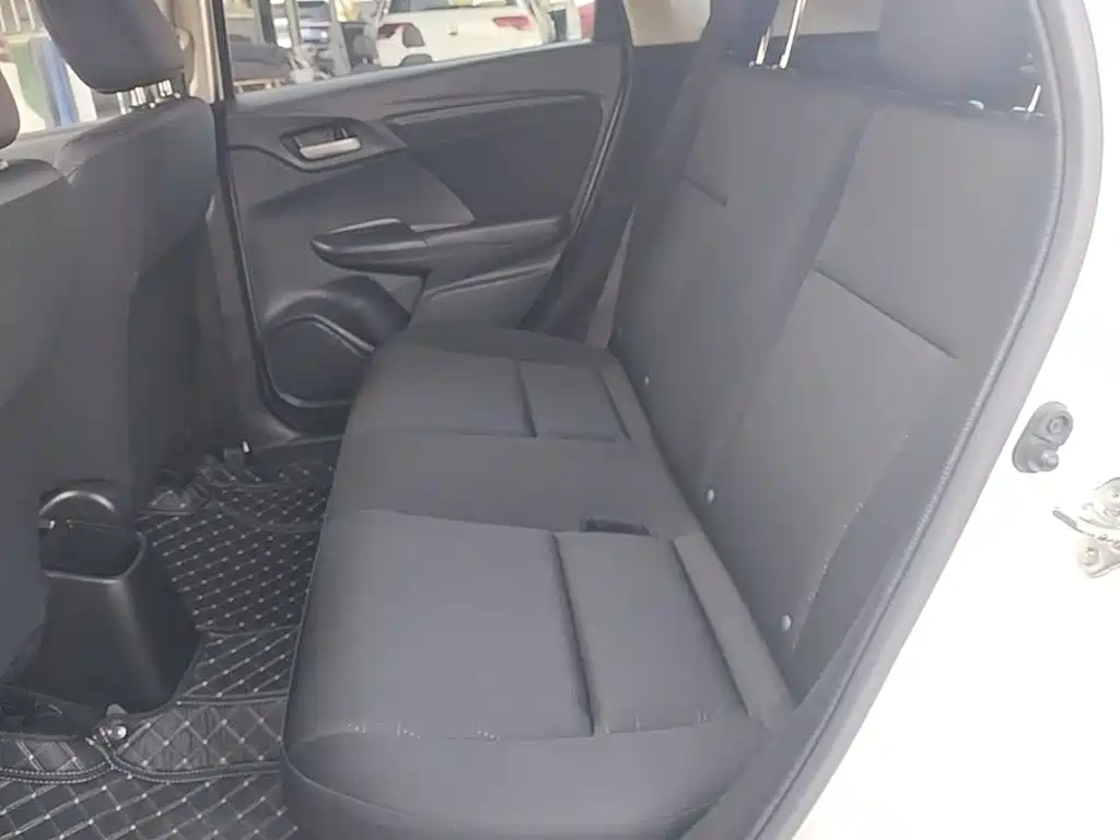 Honda Fit — фото 17