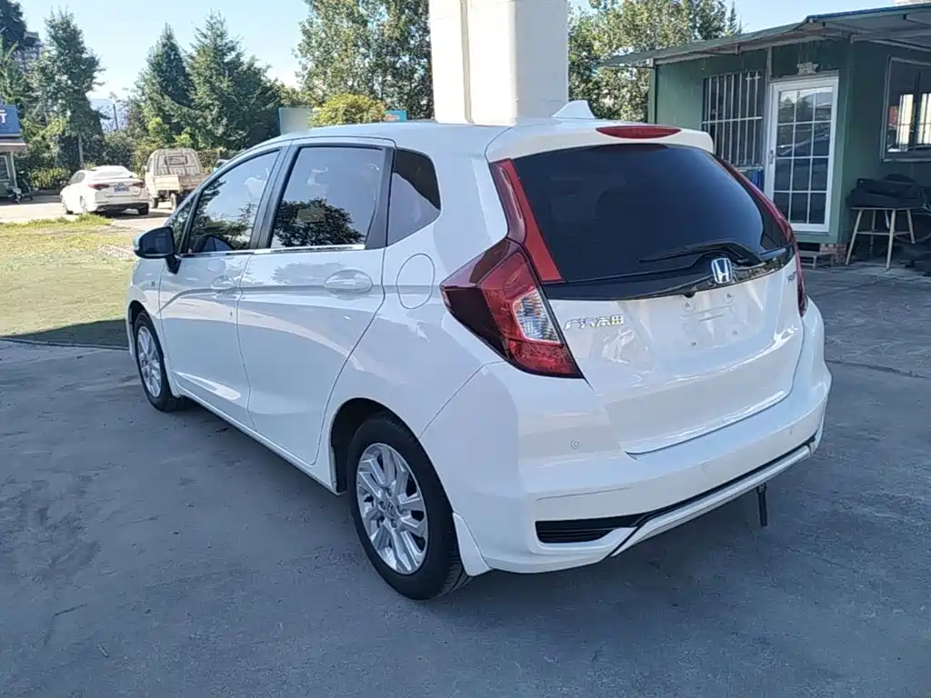Honda Fit — фото 5