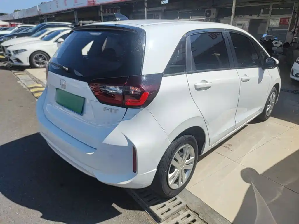 Honda Fit — фото 7