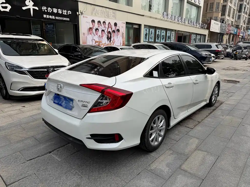Honda Civic — фото 4