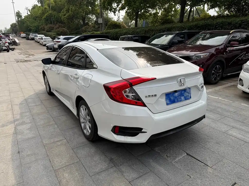 Honda Civic — фото 6