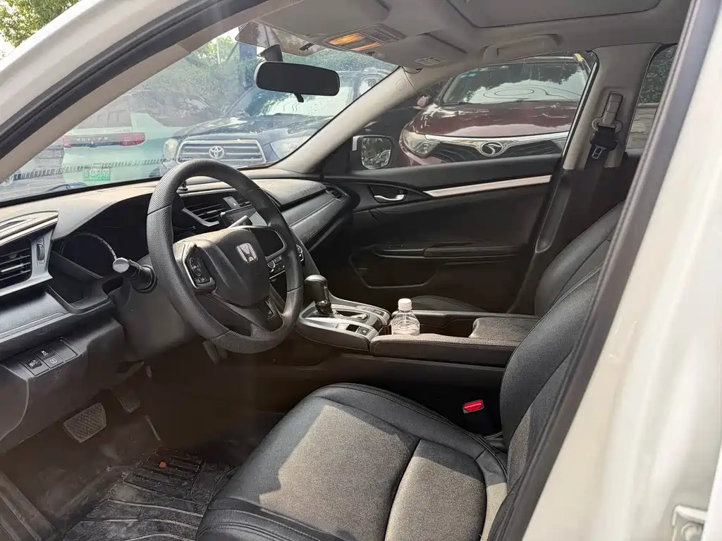 Honda Civic — фото 7