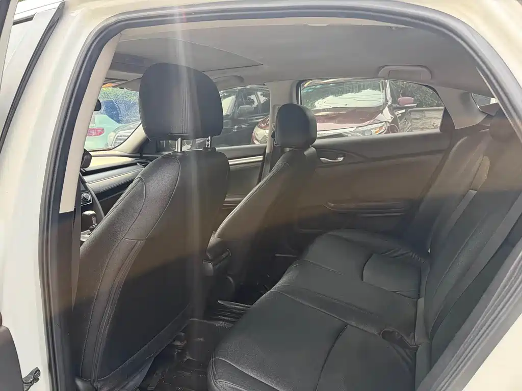 Honda Civic — фото 8