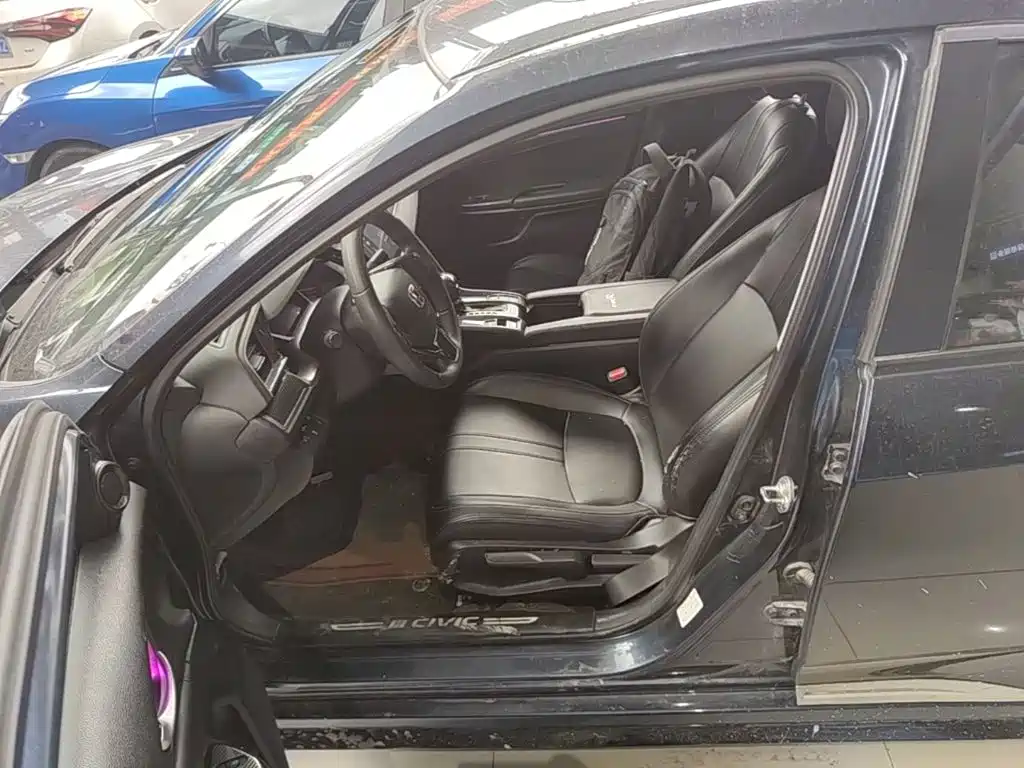 Honda Civic — фото 15