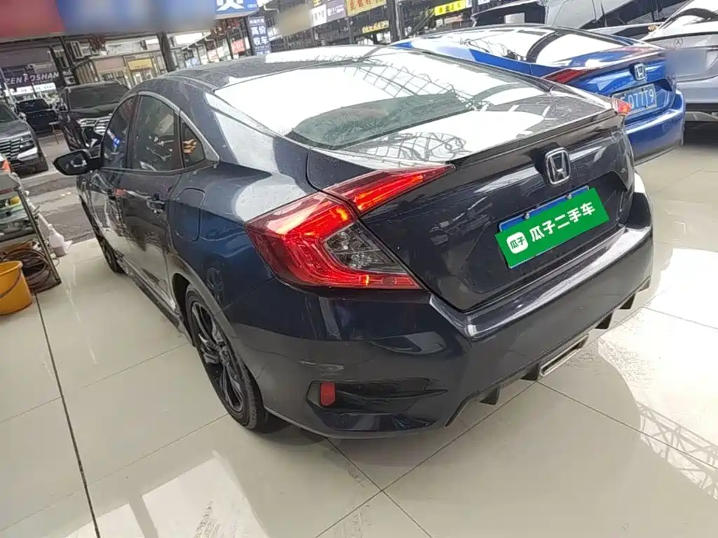 Honda Civic — фото 5