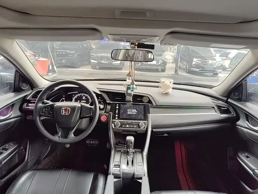 Honda Civic — фото 10