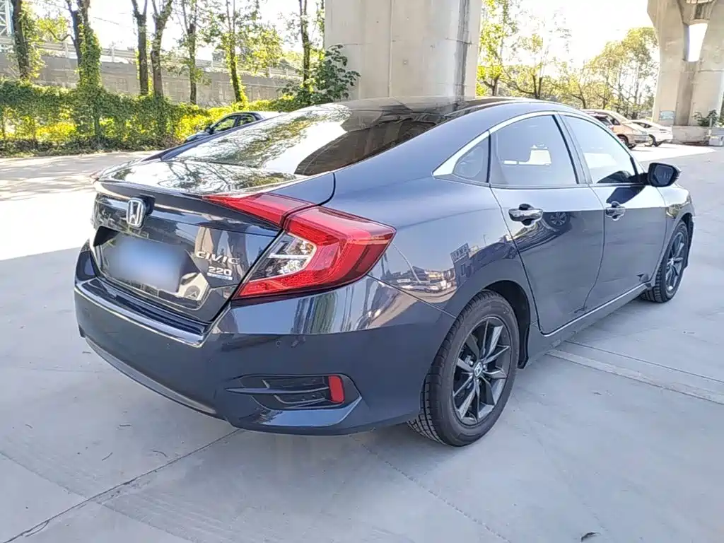 Honda Civic — фото 7