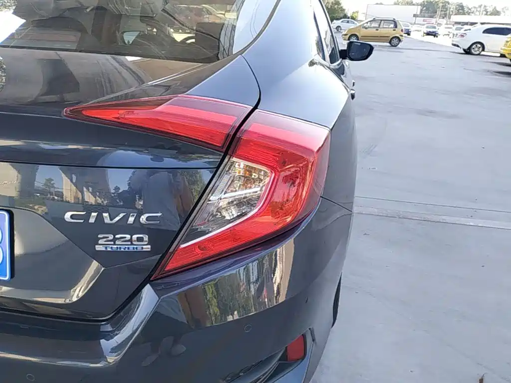 Honda Civic — фото 8