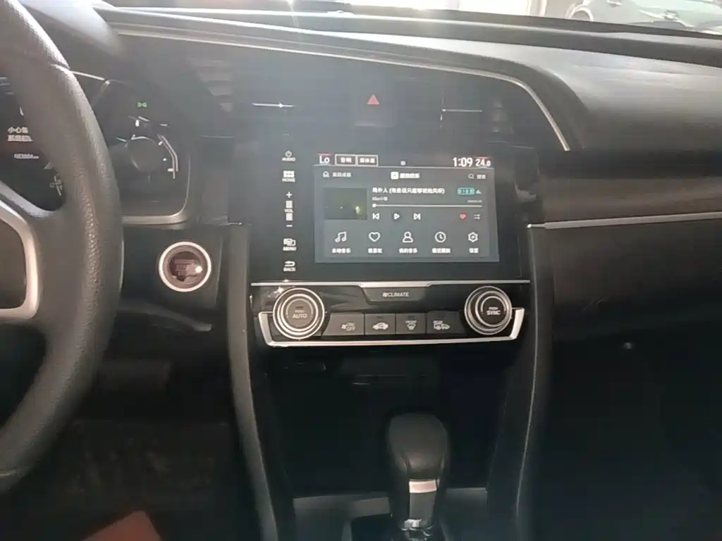 Honda Civic — фото 13