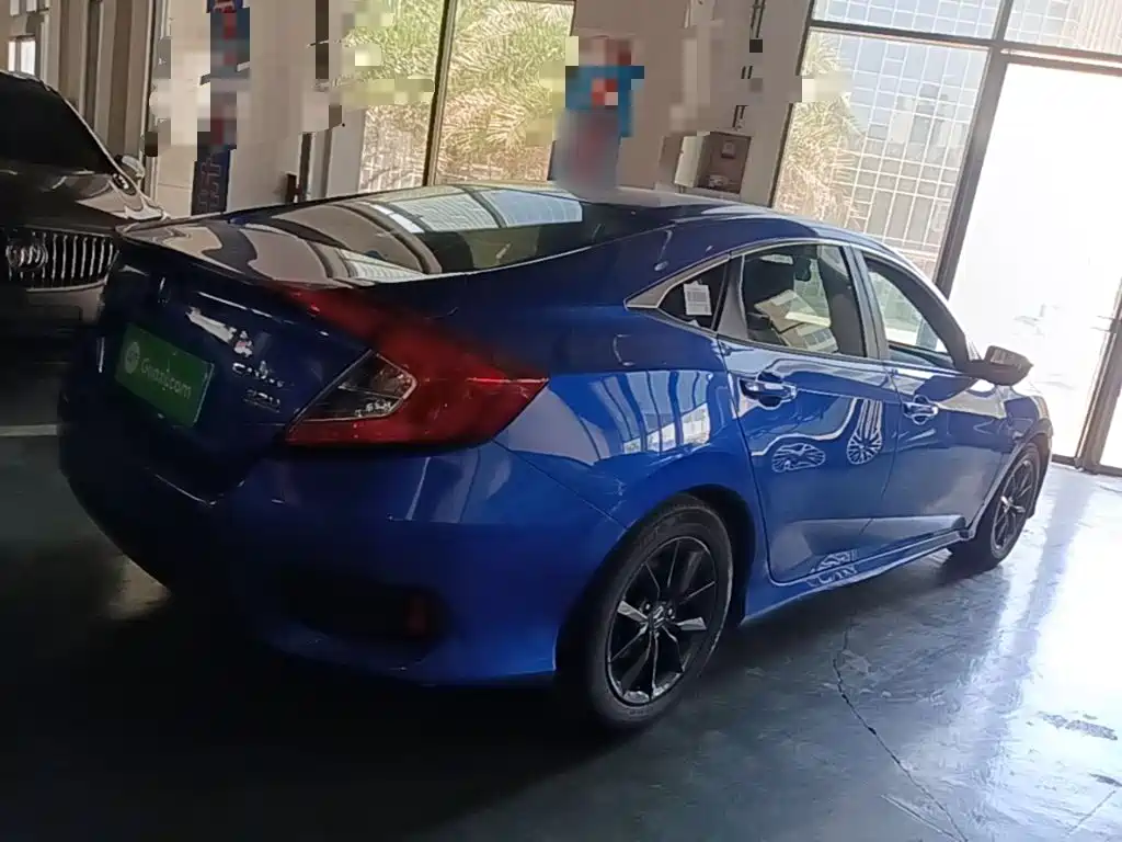 Honda Civic — фото 7