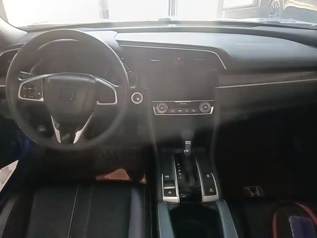 Honda Civic — фото 10