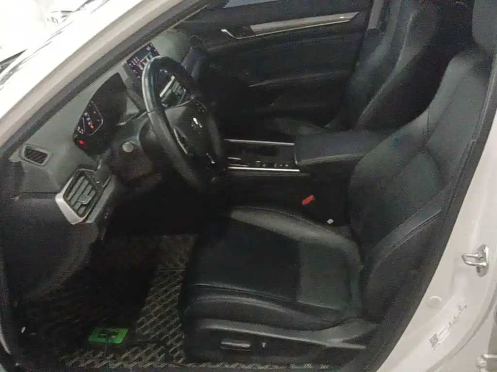 Honda Accord — фото 11
