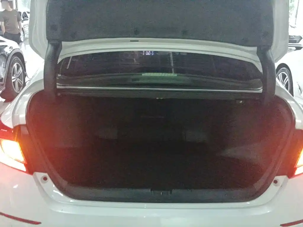 Honda Accord — фото 15