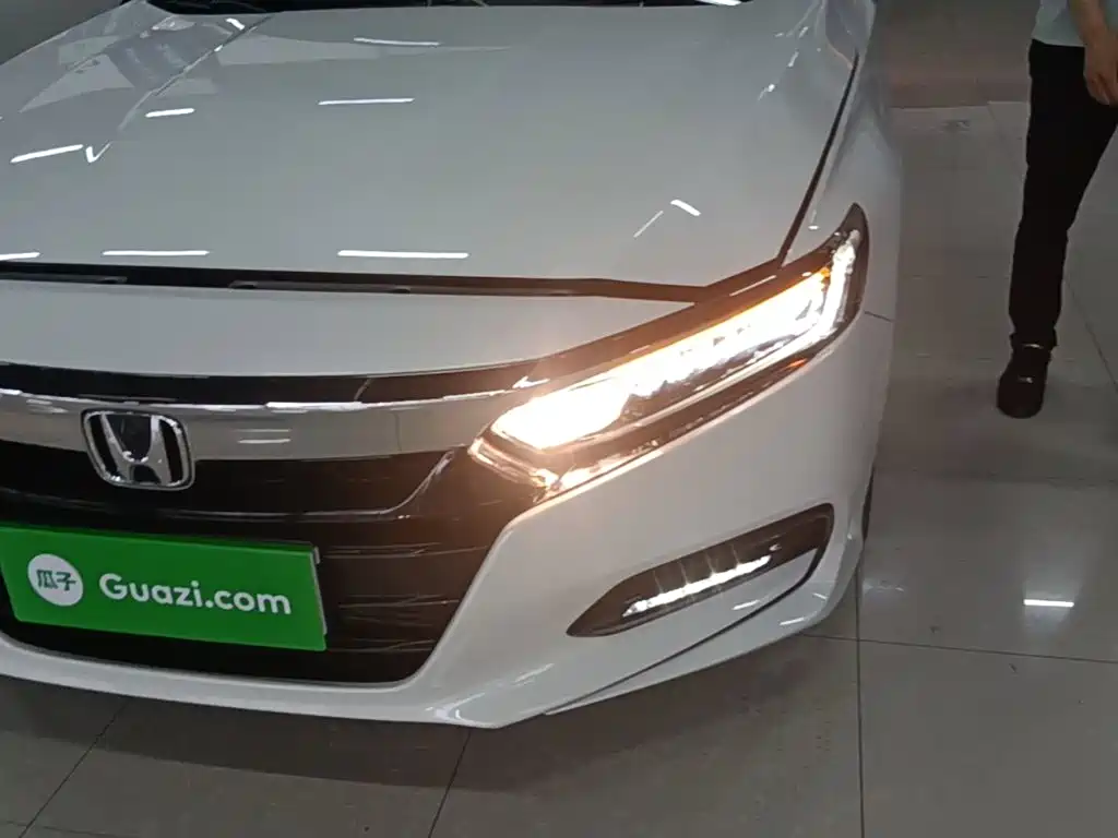 Honda Accord — фото 18