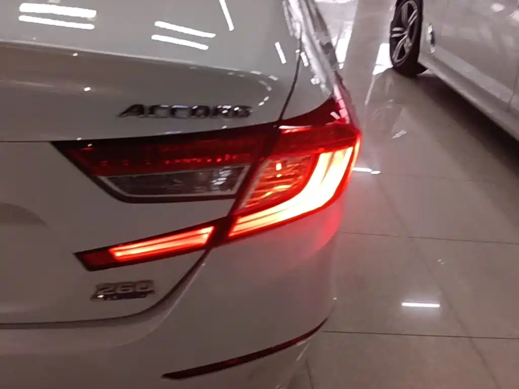 Honda Accord — фото 24