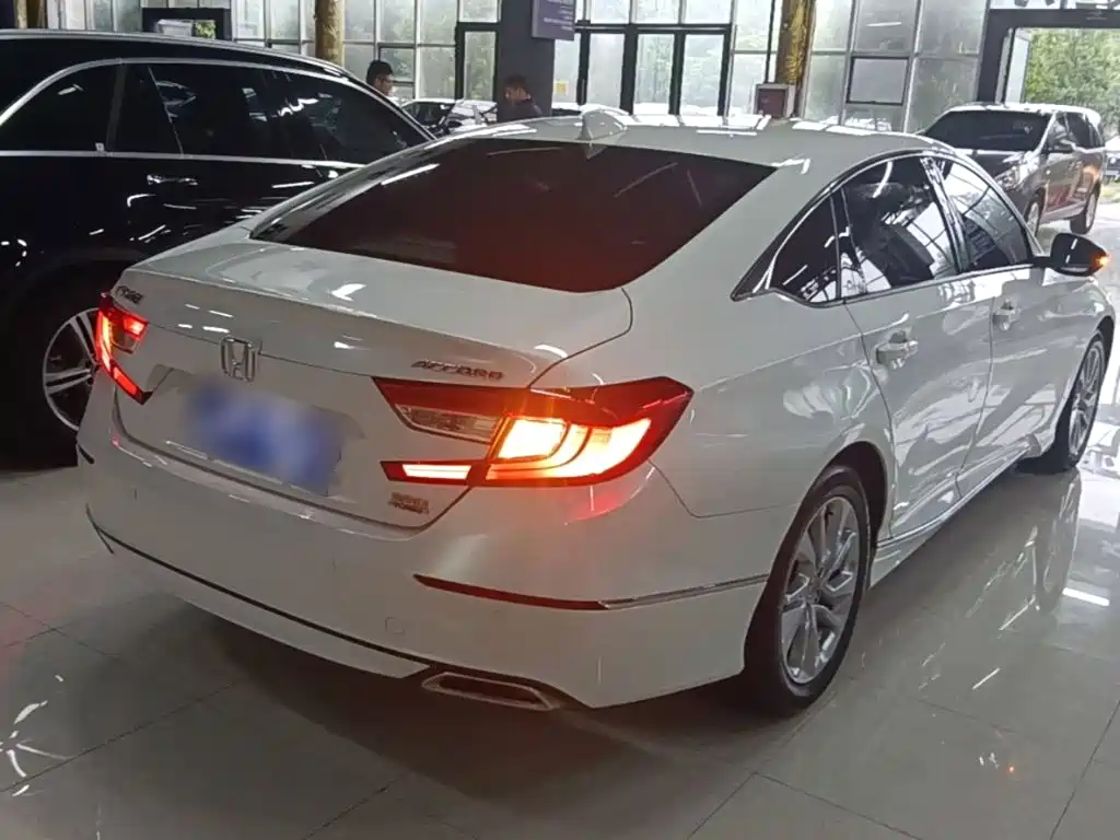 Honda Accord — фото 5