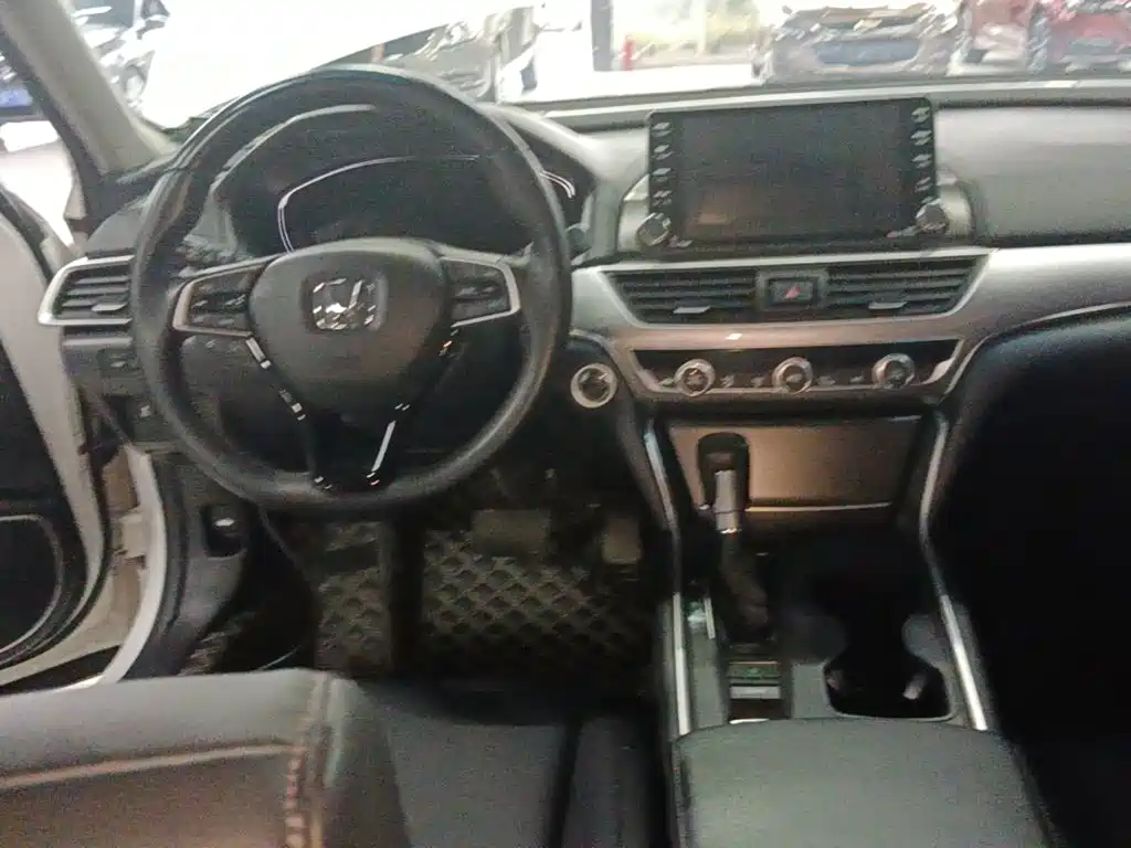 Honda Accord — фото 6