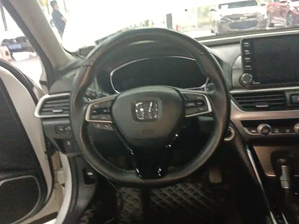 Honda Accord — фото 7