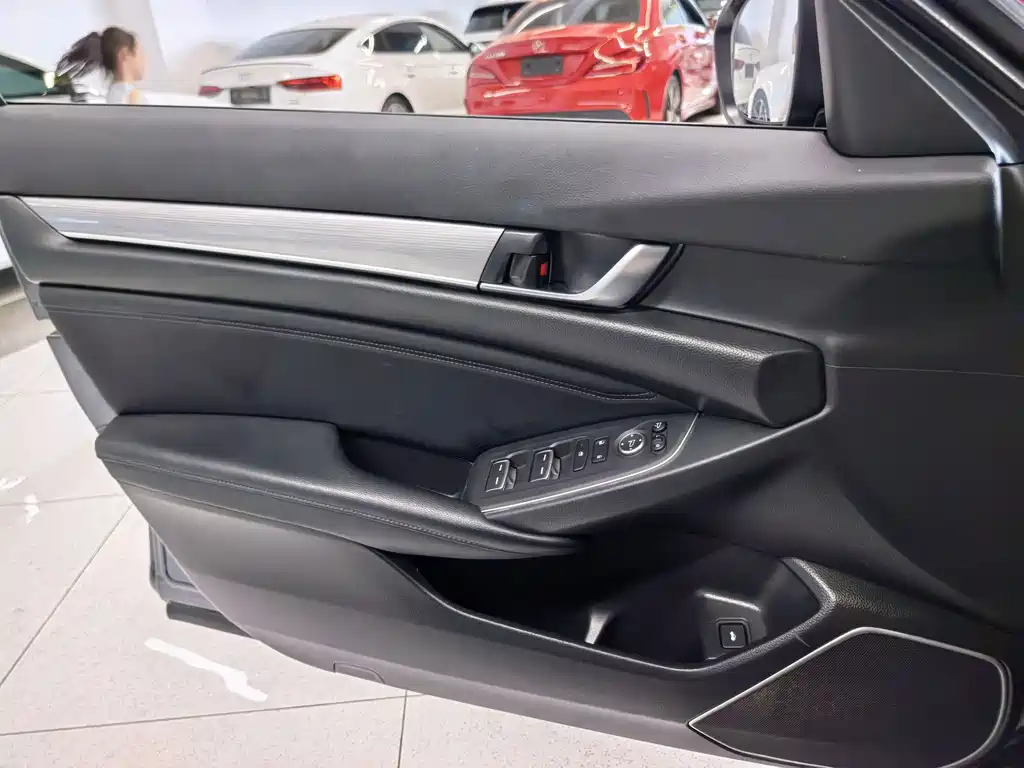 Honda Accord — фото 14