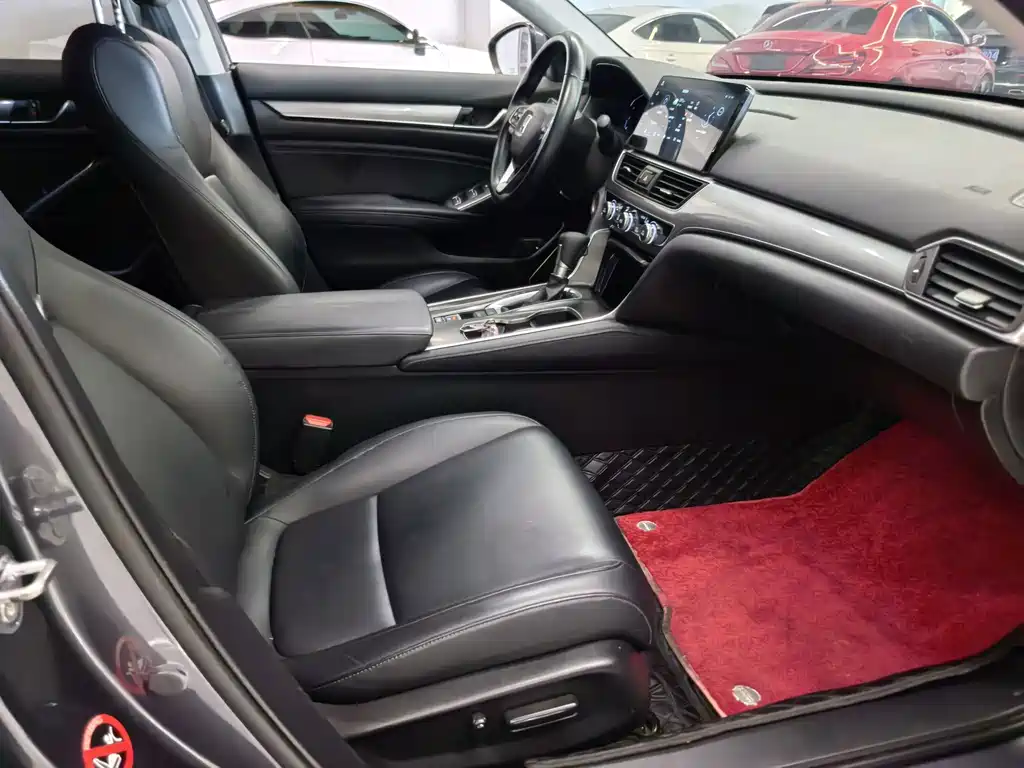 Honda Accord — фото 17